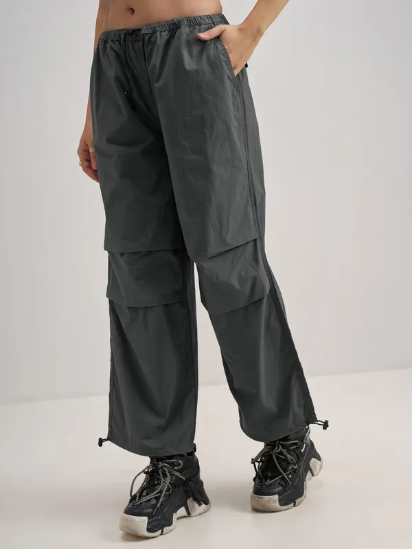 Tokyo Talkies Women Charcoal Solid Relaxed Fit Cargos