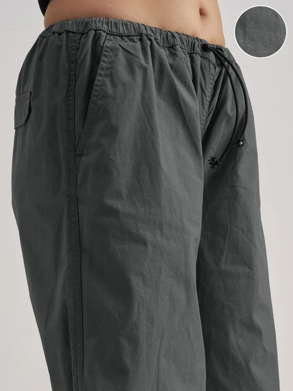 Tokyo Talkies Women Charcoal Solid Relaxed Fit Cargos