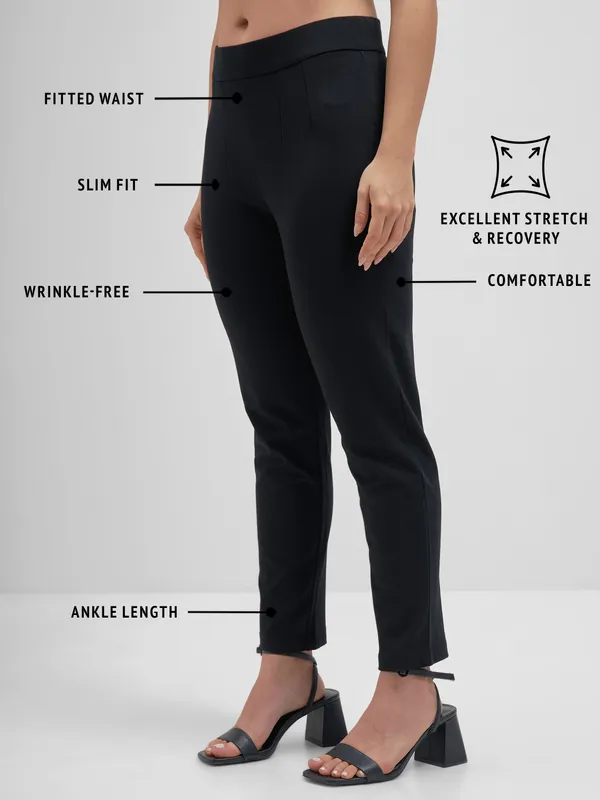 Tokyo Talkies Women Black Solid Slim Fit Regular Trouser