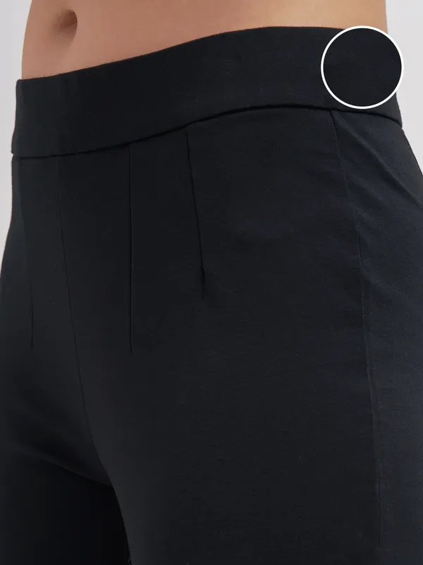 Tokyo Talkies Women Black Solid Slim Fit Regular Trouser