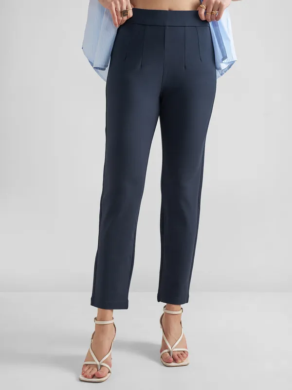 Tokyo Talkies Women Navy Blue Solid Slim Fit Regular Trouser