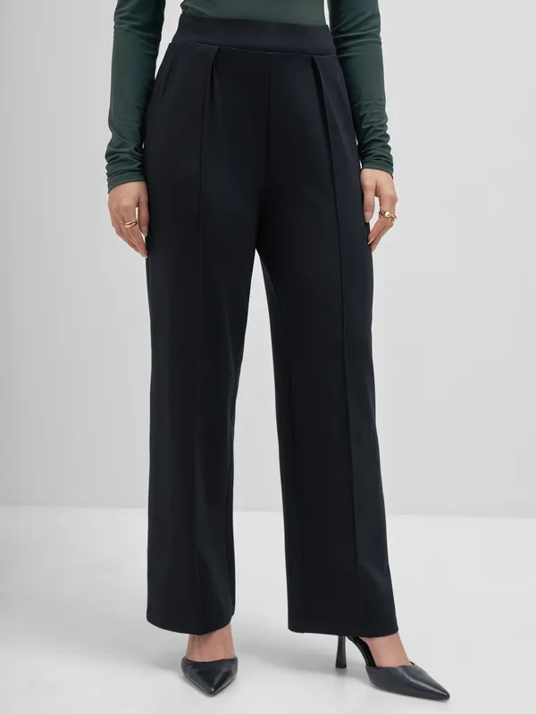 Tokyo Talkies Women Black Solid Straight Fit Regular Trouser