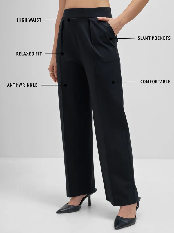 Tokyo Talkies Women Black Solid Straight Fit Regular Trouser