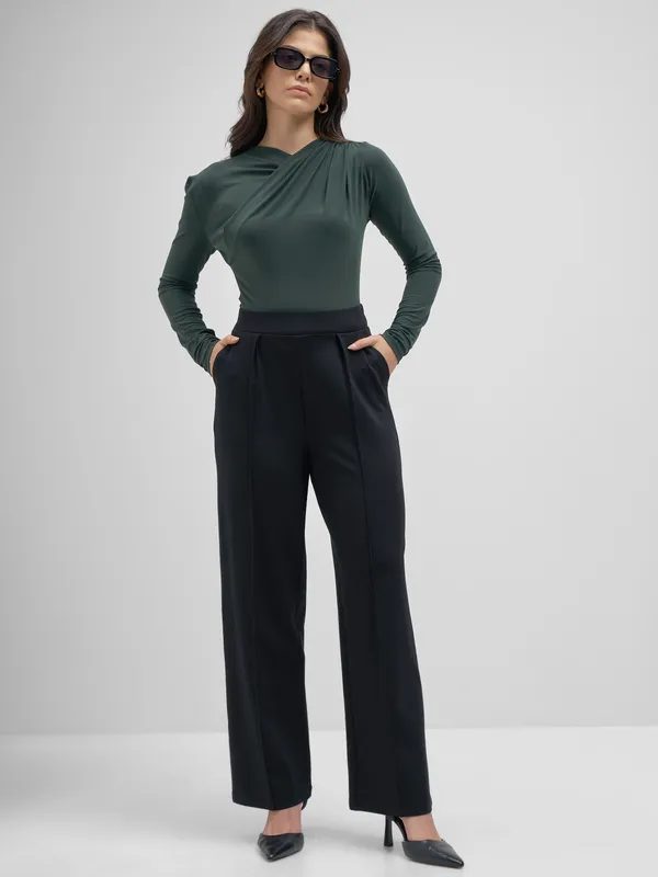 Tokyo Talkies Women Black Solid Straight Fit Regular Trouser