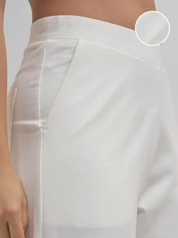 Tokyo Talkies Women White Solid Wide Leg Regular Trouser