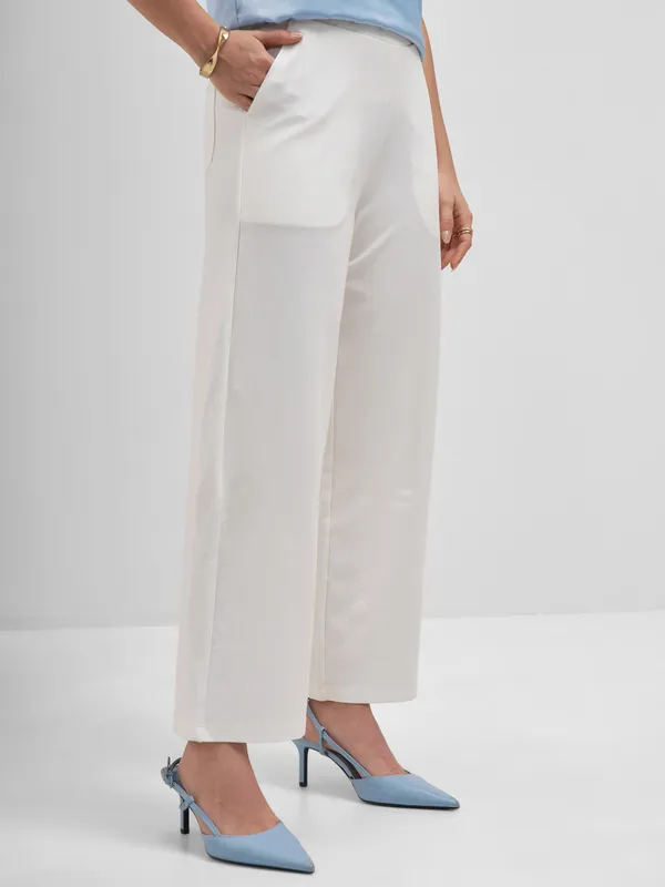 Tokyo Talkies Women White Solid Wide Leg Regular Trouser