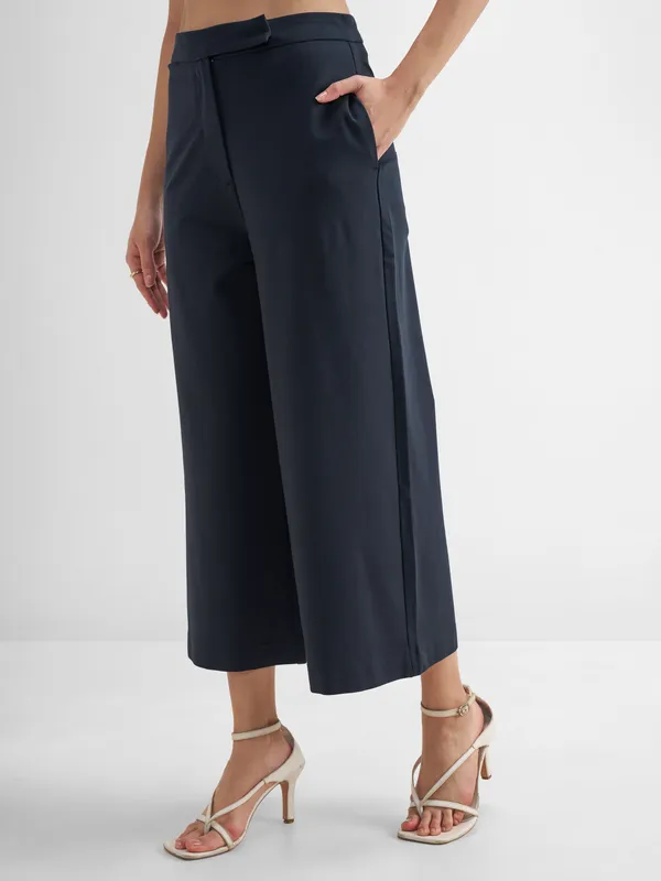 Solid Wide Leg Regular Trouser