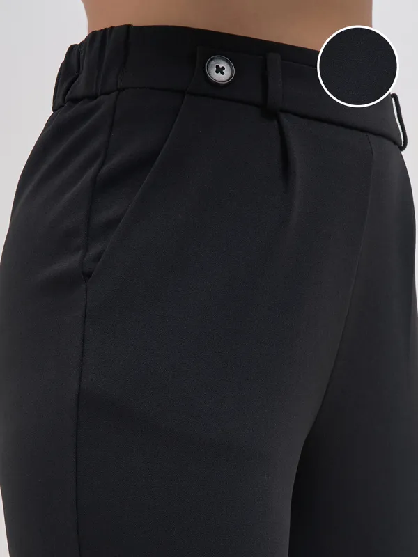 Tokyo Talkies Women Black Solid Straight Fit Regular Trouser
