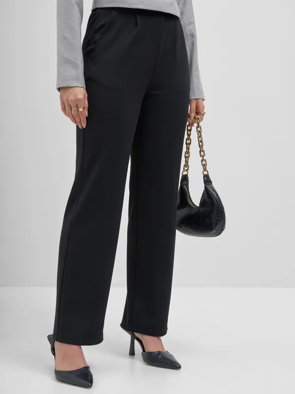 Tokyo Talkies Women Black Solid Straight Fit Regular Trouser