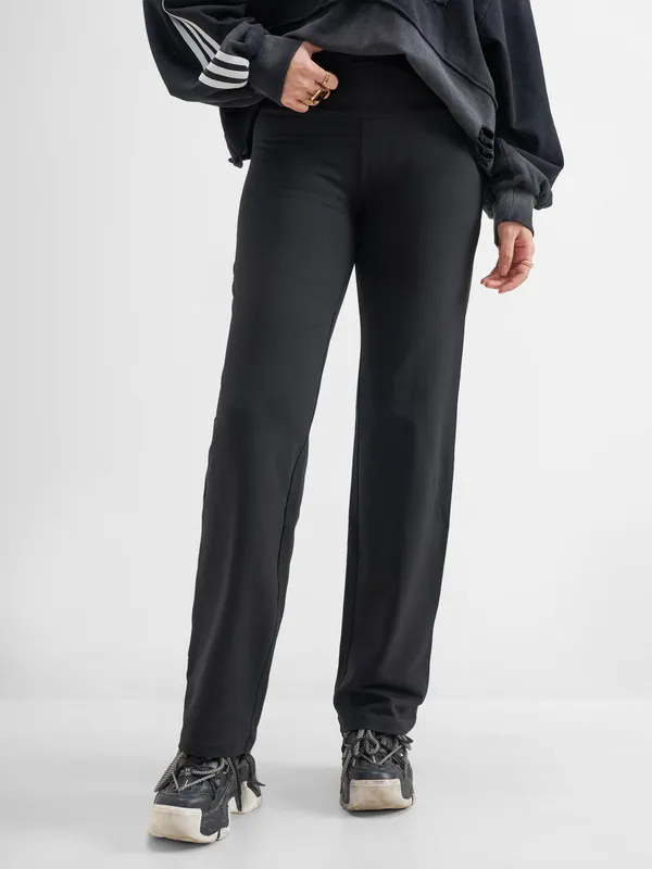 Tokyo Talkies Women Black Solid Straight Fit Regular Trouser