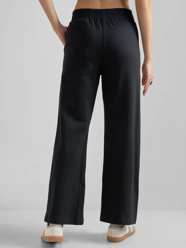 Tokyo Talkies Women Black Solid Wide Leg Regular Trouser
