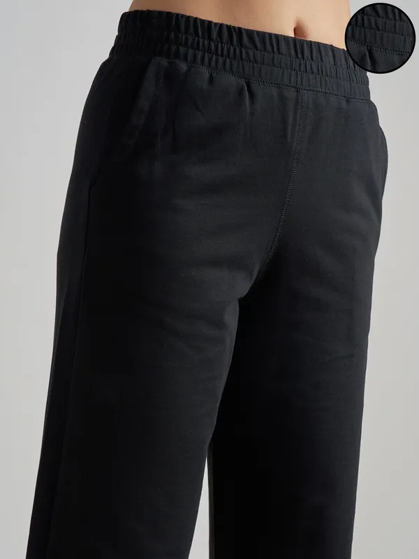 Tokyo Talkies Women Black Solid Wide Leg Regular Trouser