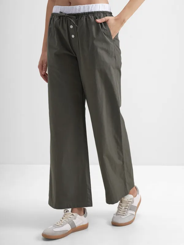 Solid Straight Fit Regular Trouser