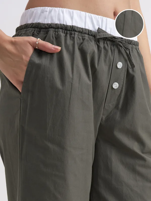 Solid Straight Fit Regular Trouser