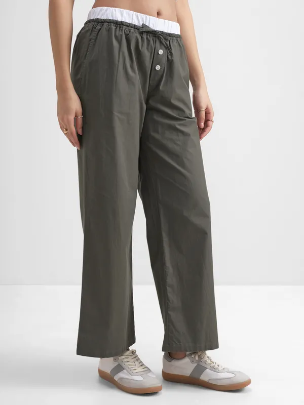 Solid Straight Fit Regular Trouser