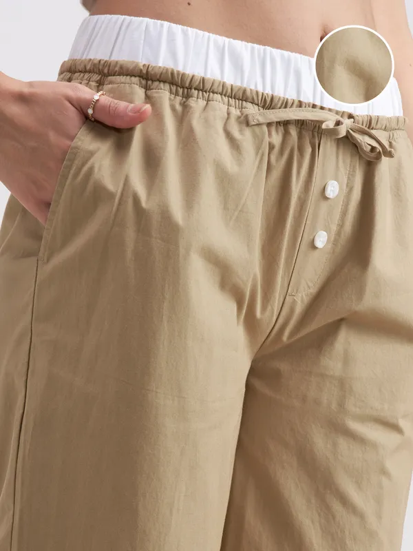 Tokyo Talkies Women Beige Solid Straight Fit Regular Trouser