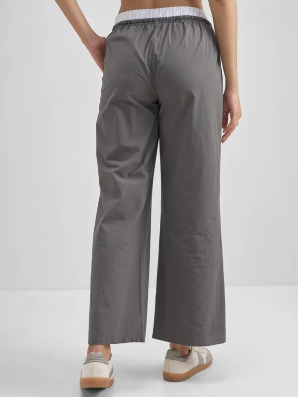 Solid Straight Fit Regular Trouser