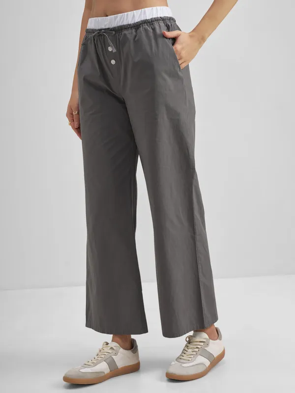 Solid Straight Fit Regular Trouser