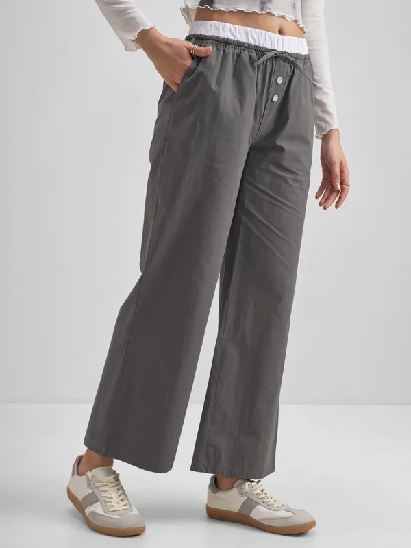 Solid Straight Fit Regular Trouser