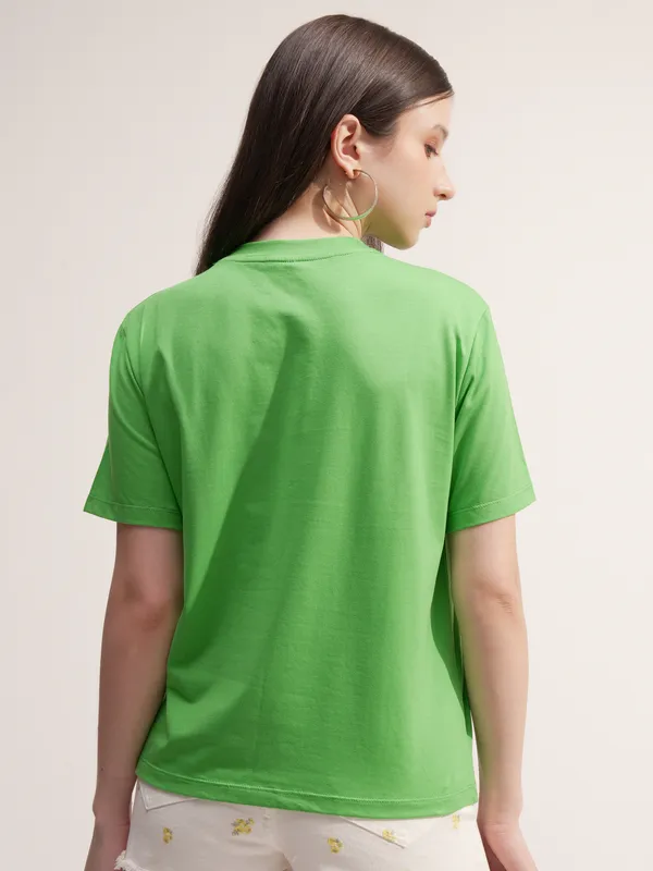 Tokyo Talkies Women Green Solid Round Neck T-Shirt