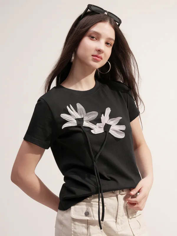 Tokyo Talkies Women Black Applique Round Neck T-Shirt