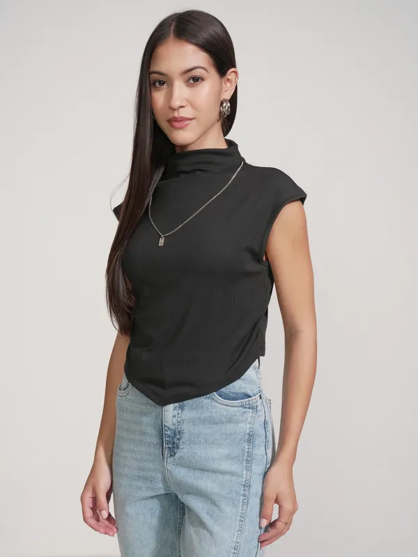 Tokyo Talkies Women Black Solid Round Neck T-Shirt