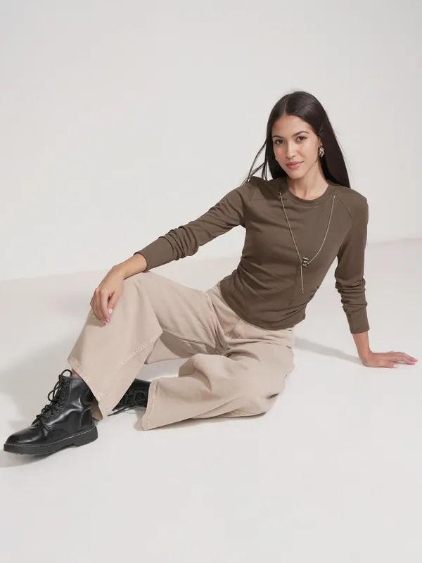 Tokyo Talkies Women Brown Solid Round Neck T-Shirt