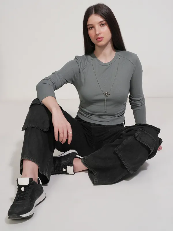 Tokyo Talkies Women Grey Solid Round Neck T-Shirt