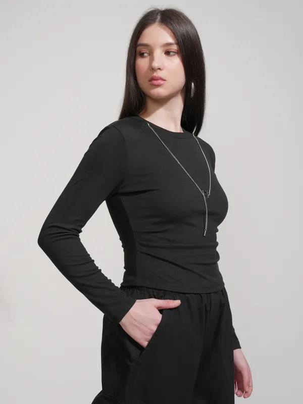 Tokyo Talkies Women Black Solid Round Neck T-Shirt