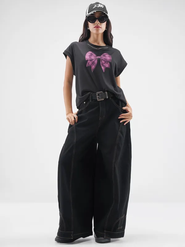 Street By Tokyo Talkies Women Black Printed Round Neck T-Shirt