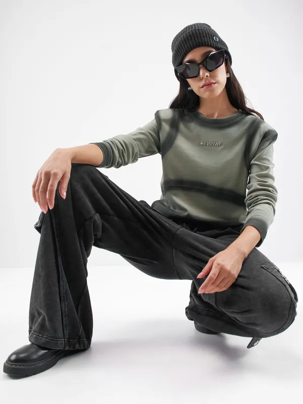 Street By Tokyo Talkies Women Olive Solid Round Neck T-Shirt