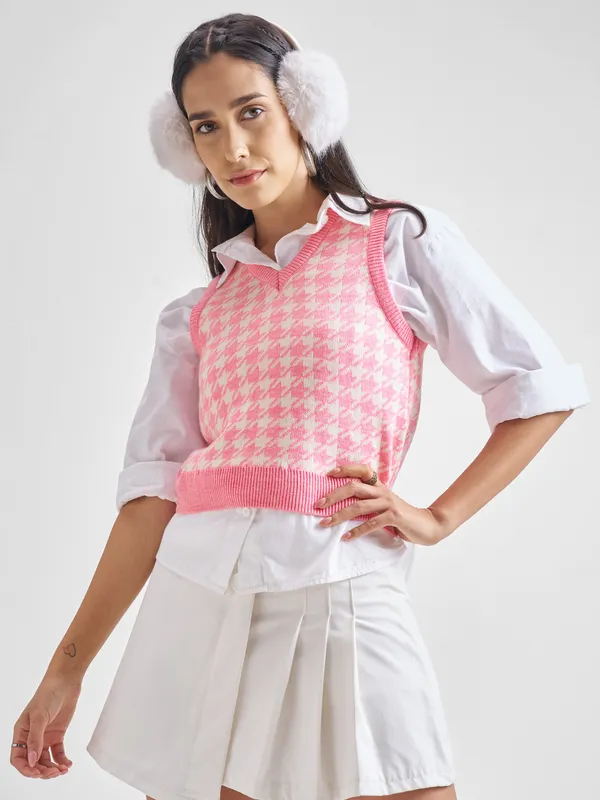  Tokyo Talkies Women Pink V-Neck Sweaters