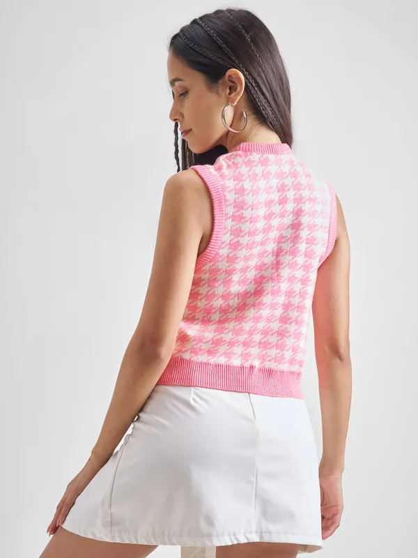  Tokyo Talkies Women Pink V-Neck Sweaters