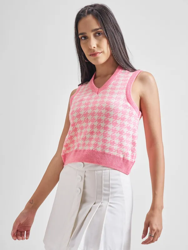  Tokyo Talkies Women Pink V-Neck Sweaters