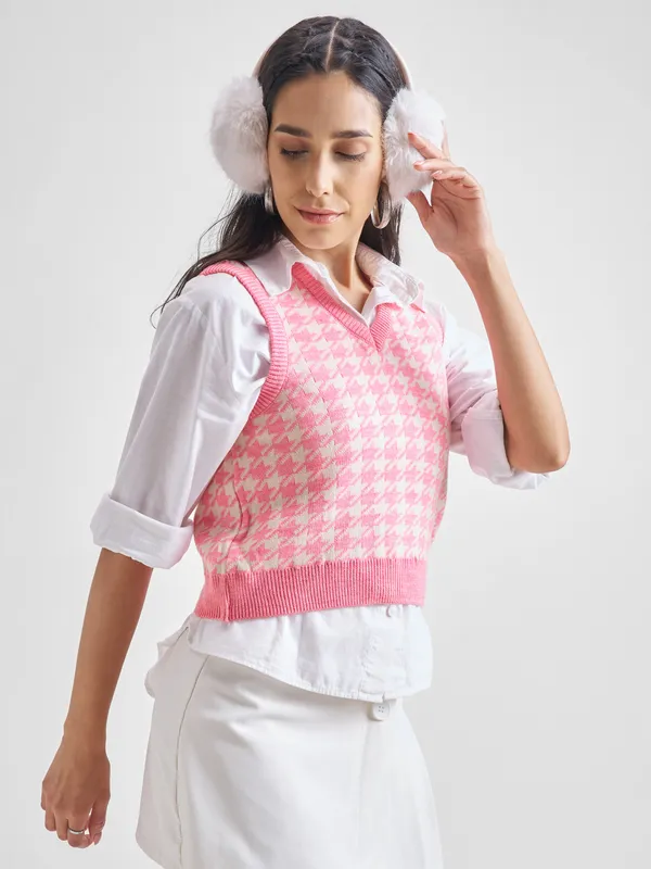  Tokyo Talkies Women Pink V-Neck Sweaters