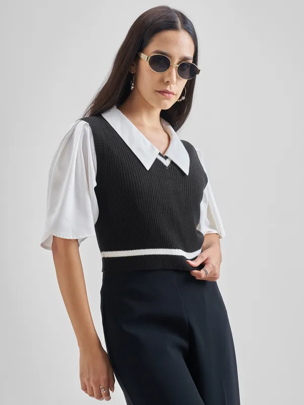  Tokyo Talkies Women Black V-Neck Sweaters