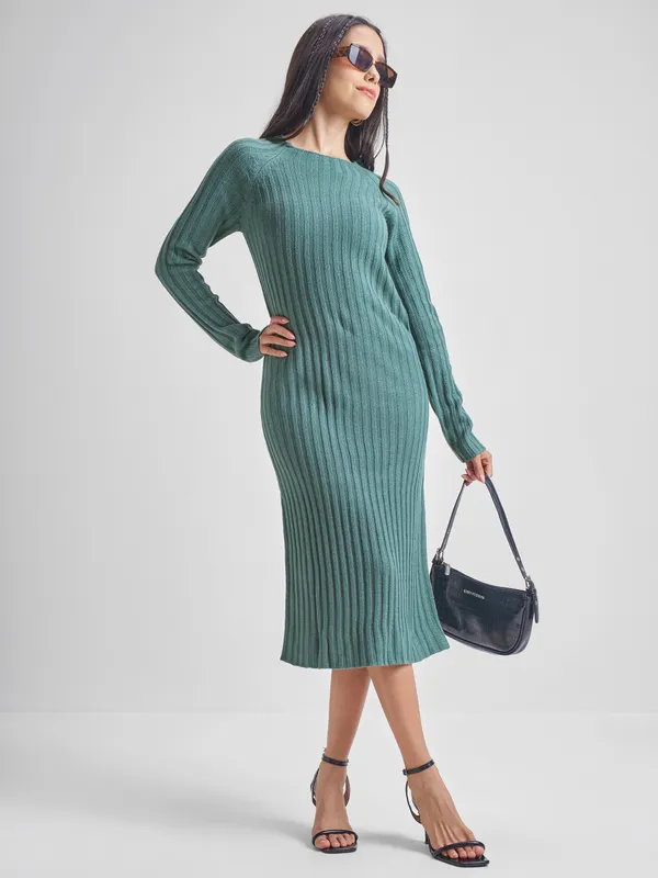  Tokyo Talkies Women Green Round Neck Sweaters
