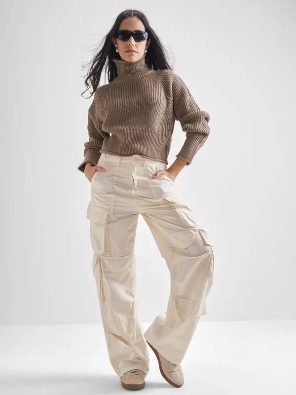 Women Solid Sweaters