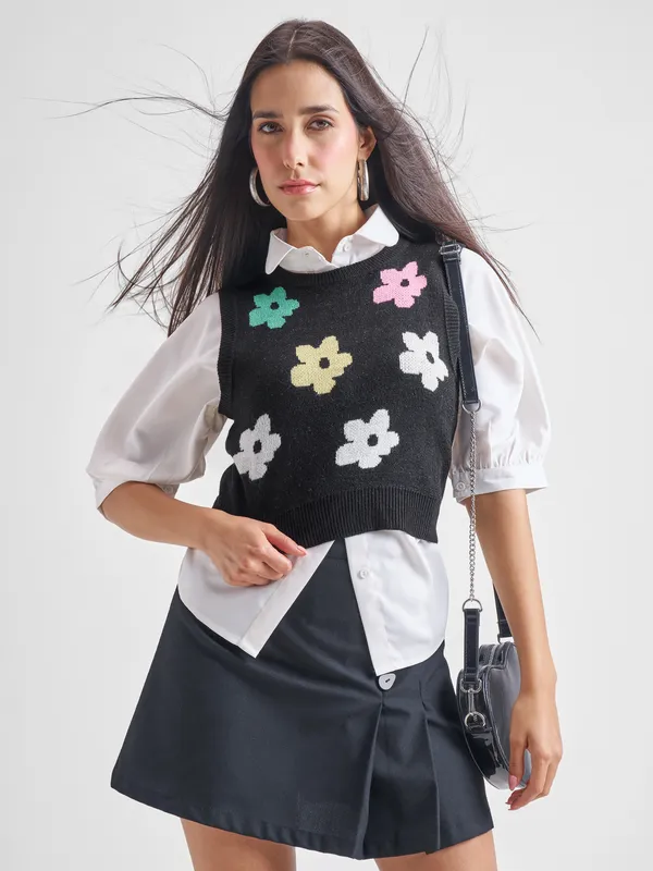  Tokyo Talkies Women Black Round Neck Sweaters