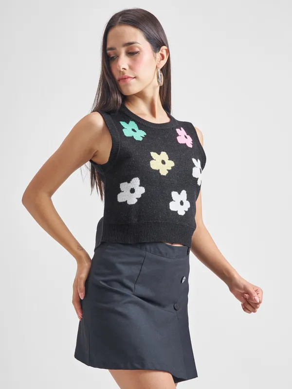  Tokyo Talkies Women Black Round Neck Sweaters