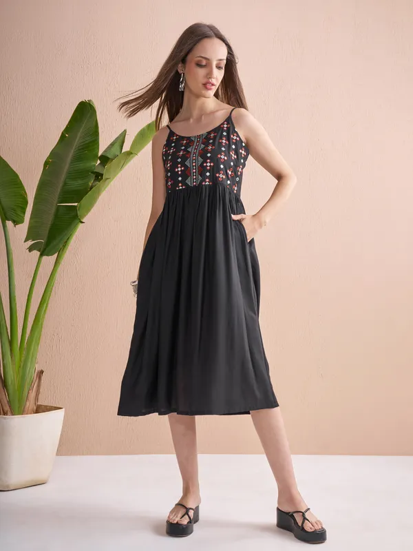 Vishudh Women Black Embroidered Fit and Flare Dress