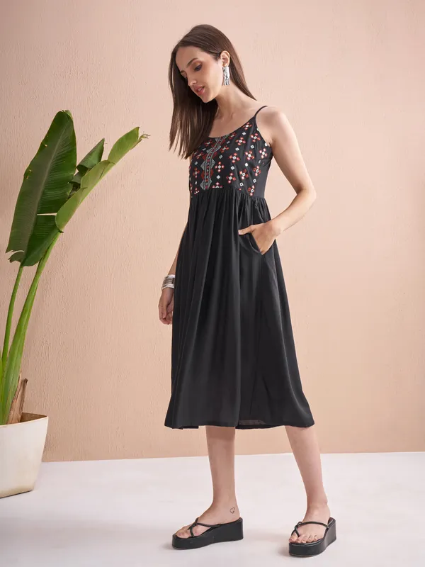 Vishudh Women Black Embroidered Fit and Flare Dress