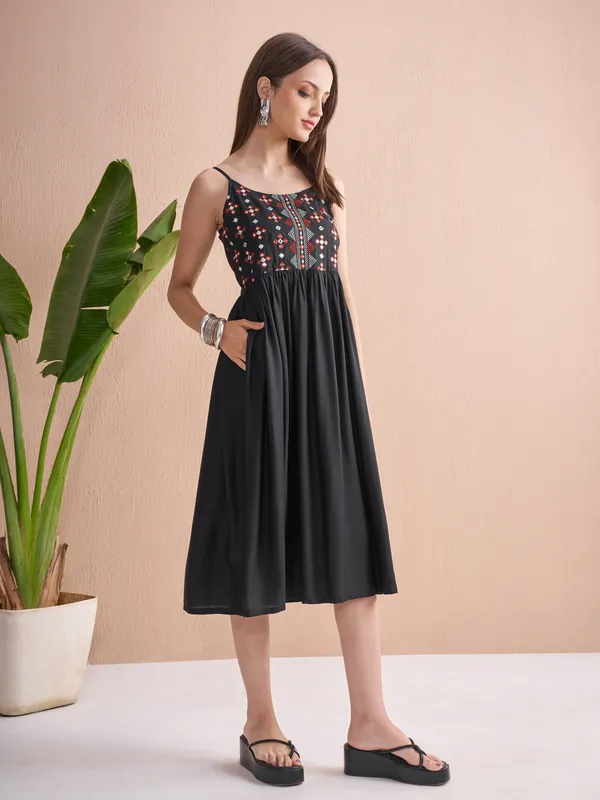 Vishudh Women Black Embroidered Fit and Flare Dress