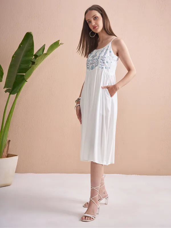 Vishudh Women Off White Embroidered Fit and Flare Dress