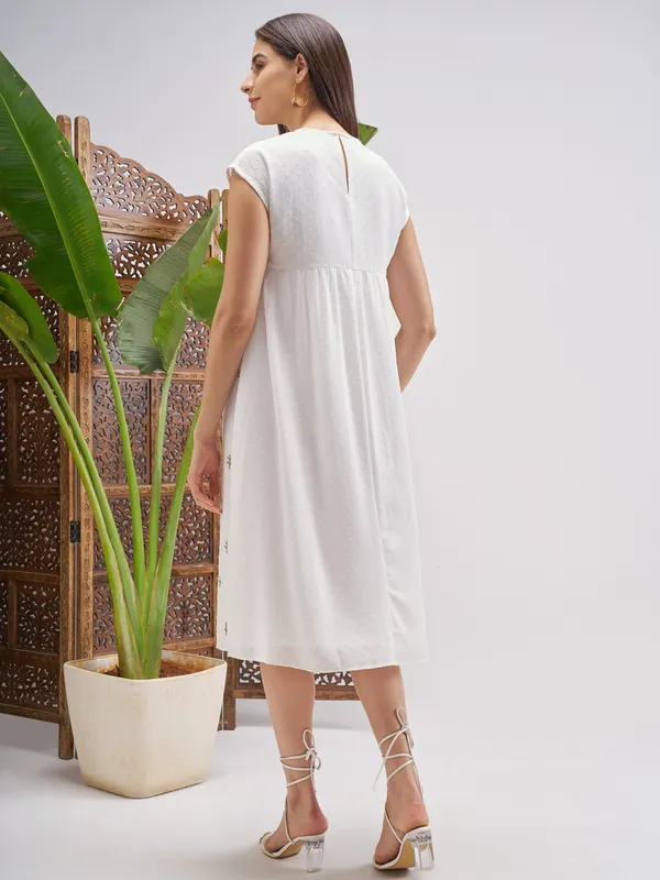 Vishudh Women Off White Embroidered Fit and Flare Dress