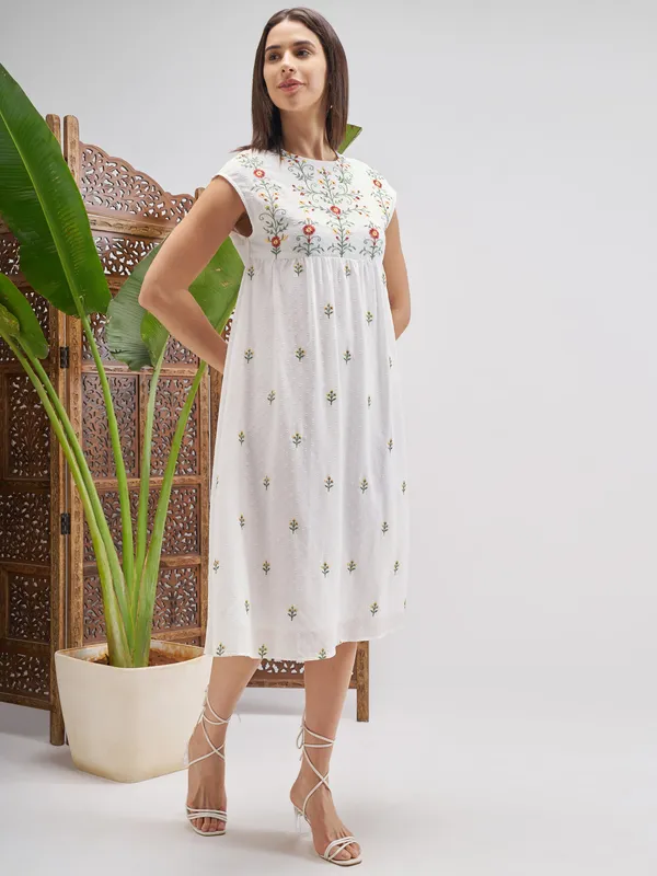 Vishudh Women Off White Embroidered Fit and Flare Dress