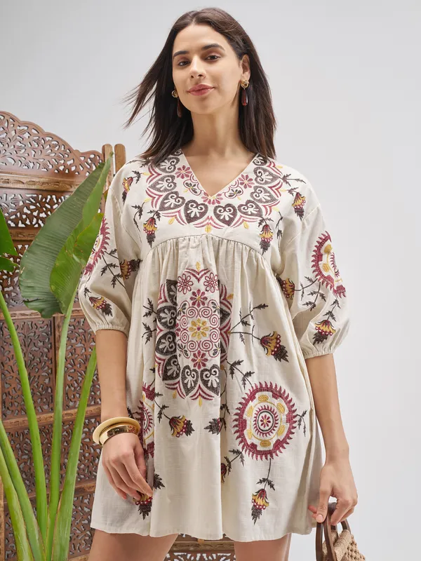 Vishudh Women Off White Printed Fit and Flare Dress
