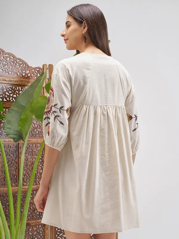 Vishudh Women Off White Printed Fit and Flare Dress