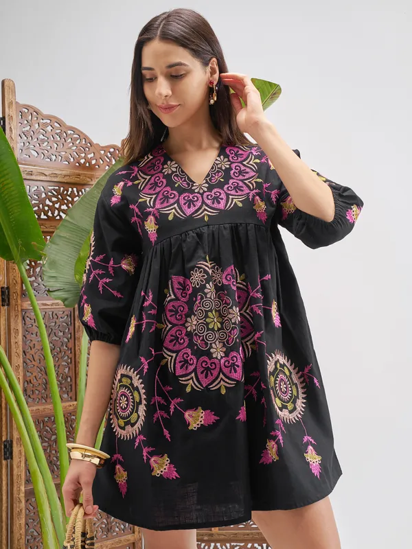 Vishudh Women Black Printed Fit and Flare Dress