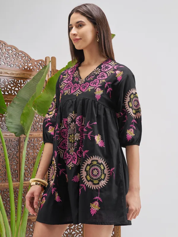 Vishudh Women Black Printed Fit and Flare Dress